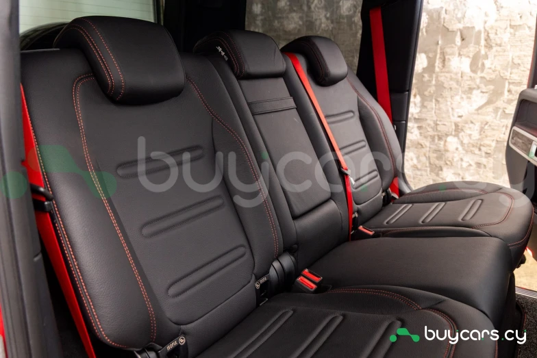 Mercedes G-class Red