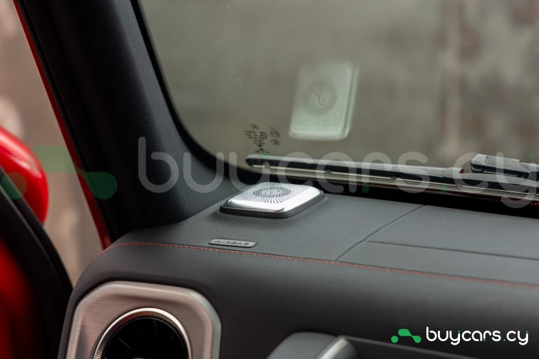 Mercedes G-class Red