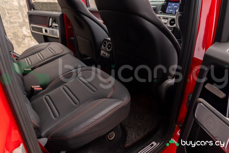 Mercedes G-class Red