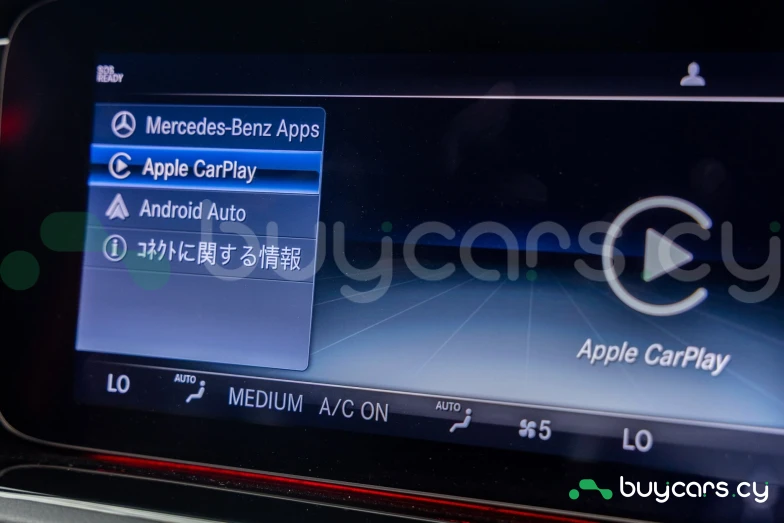 Mercedes G-class Red