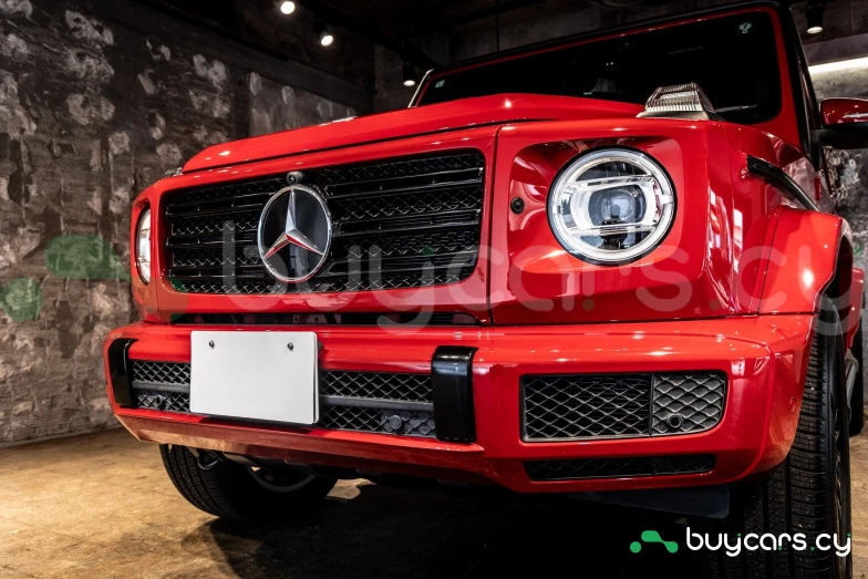 Mercedes G-class Red