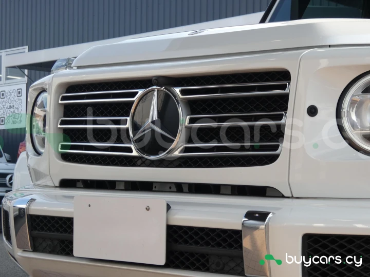 Mercedes G-class Белый