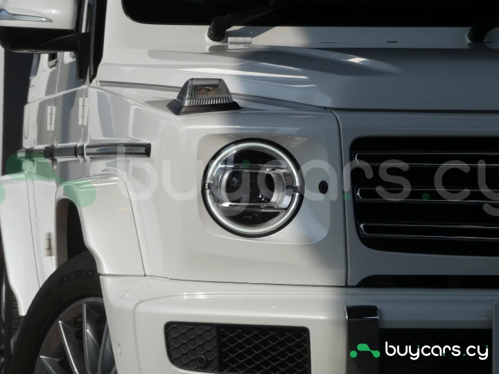 Mercedes G-class Белый