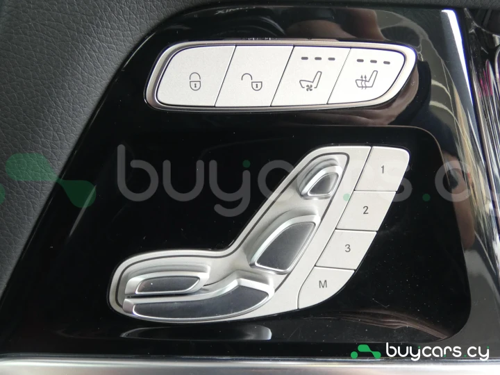 Mercedes G-class Белый