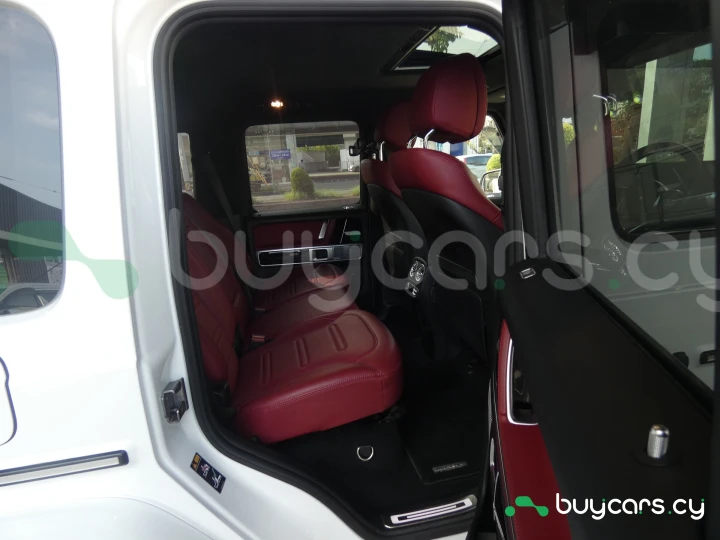 Mercedes G-class Белый