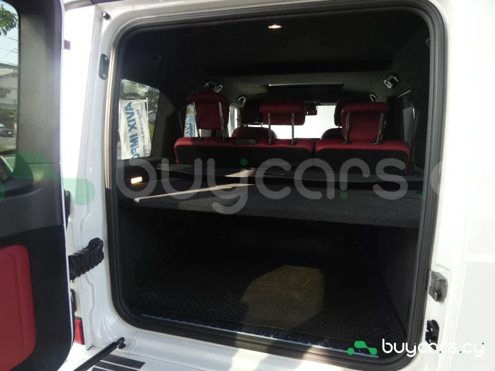Mercedes G-class Белый