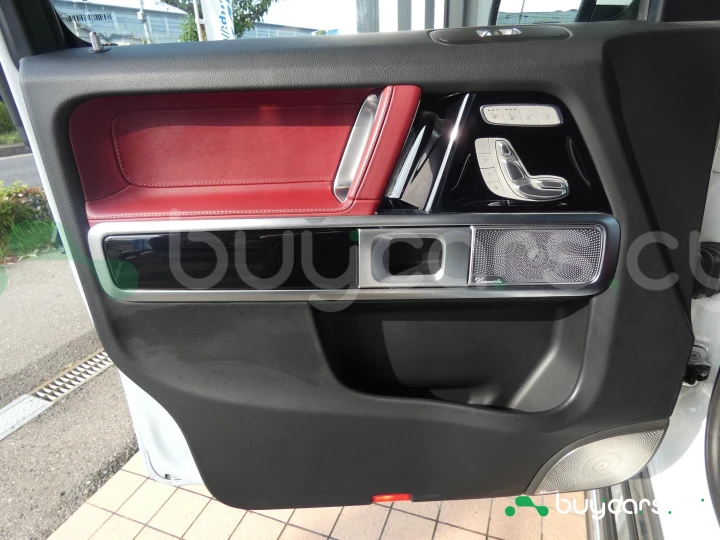 Mercedes G-class Белый