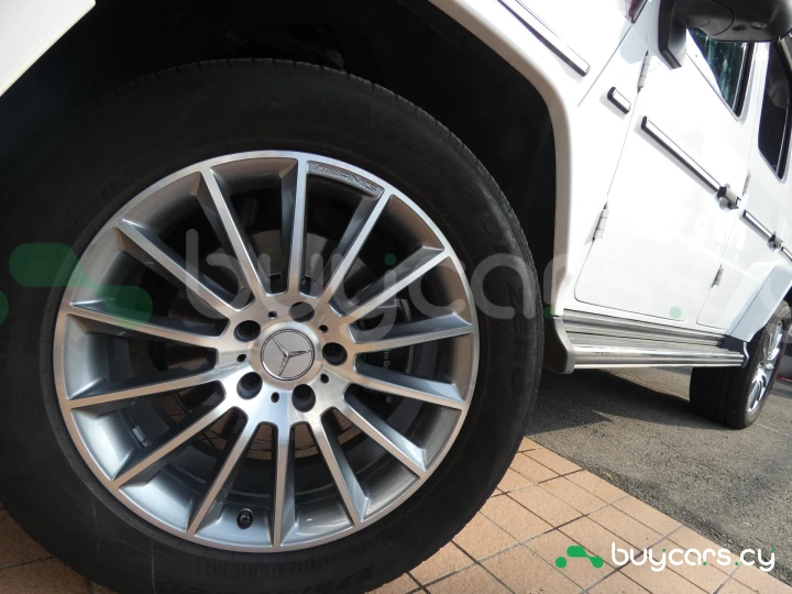 Mercedes G-class Белый