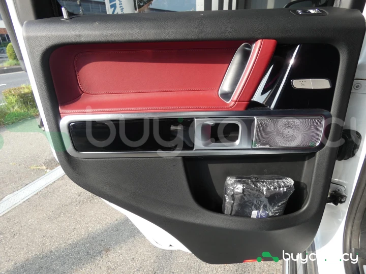 Mercedes G-class Белый