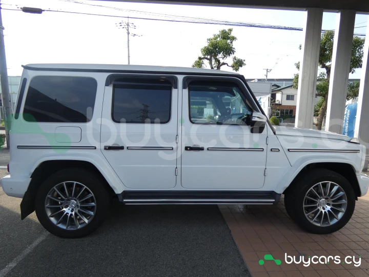 Mercedes G-class Белый