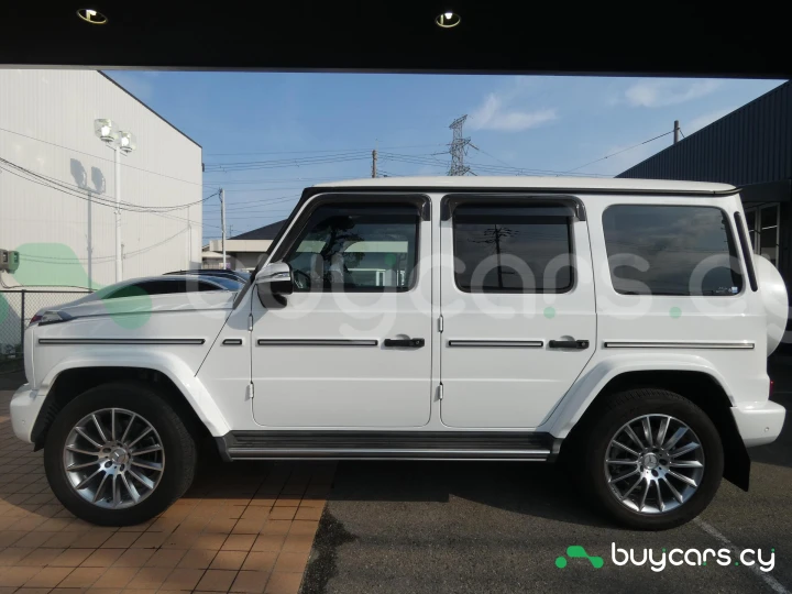 Mercedes G-class Белый
