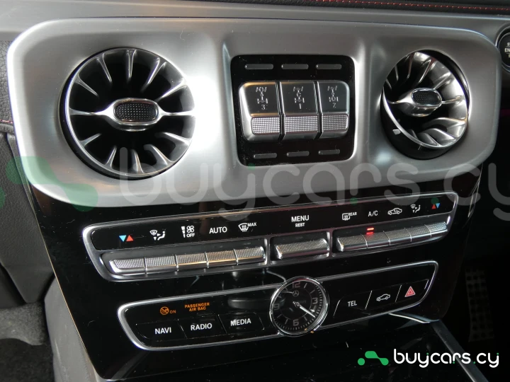 Mercedes G-class Белый