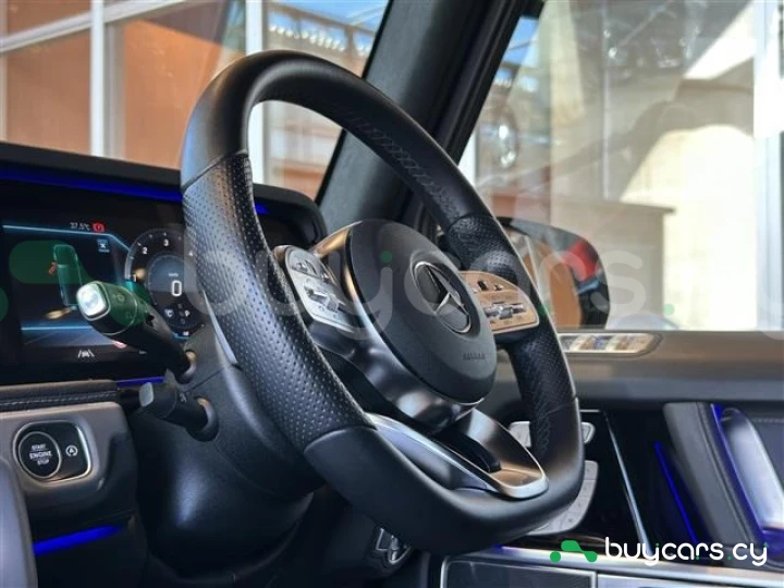 Mercedes G-class Black