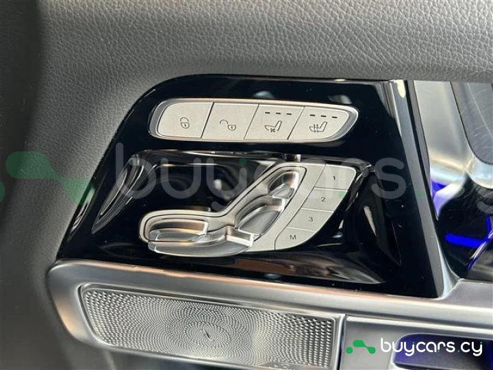 Mercedes G-class Black