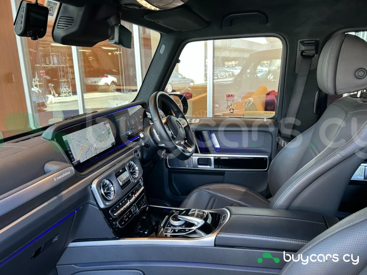 Mercedes G-class Black