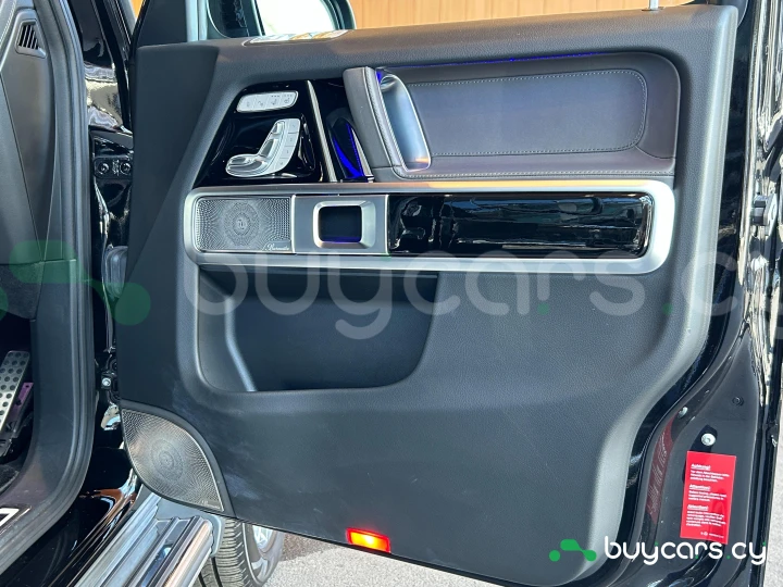 Mercedes G-class Black