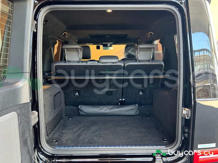 Mercedes G-class Black