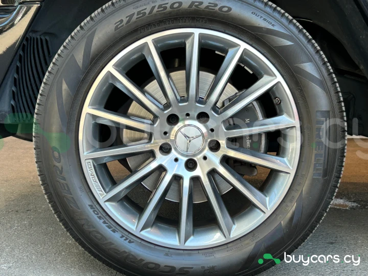 Mercedes G-class Black