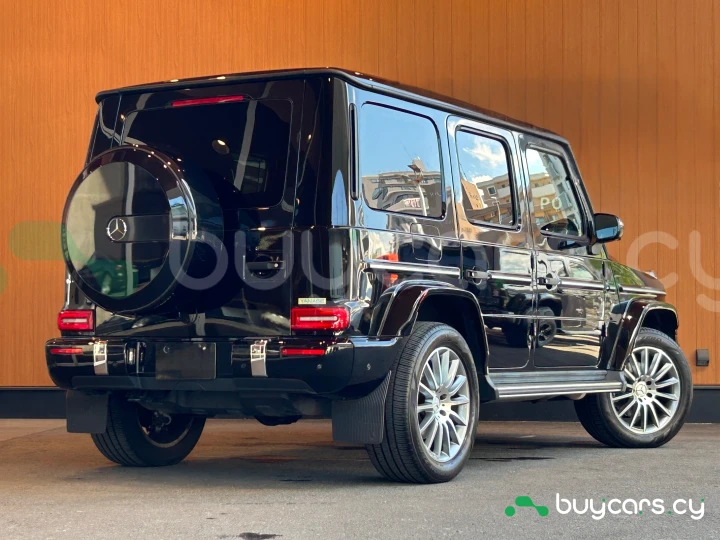 Mercedes G-class Black