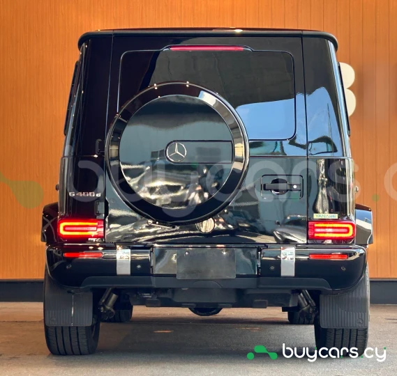 Mercedes G-class Black