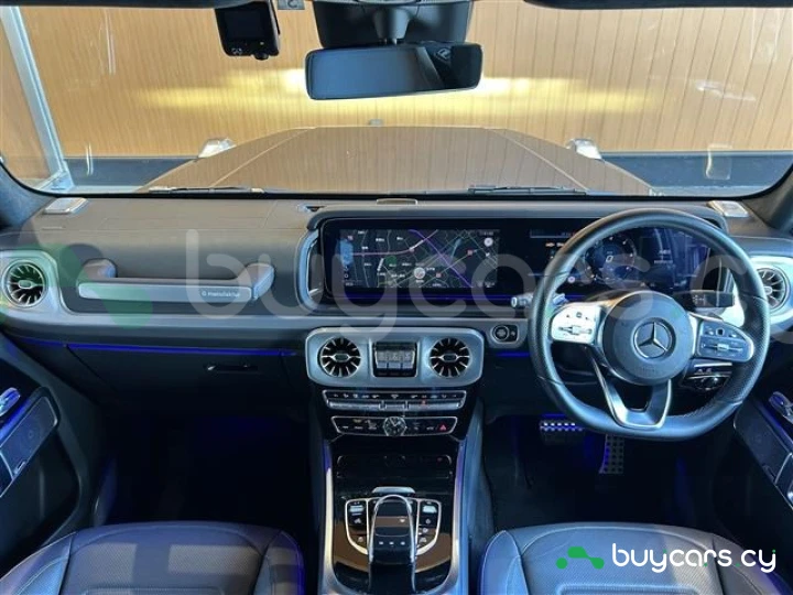 Mercedes G-class Black