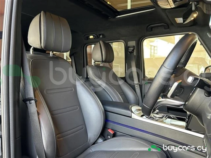 Mercedes G-class Black