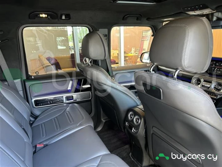 Mercedes G-class Black