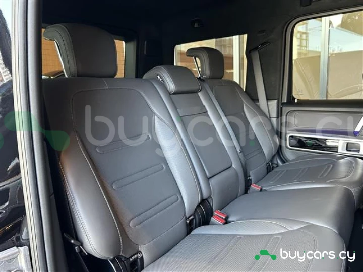 Mercedes G-class Black