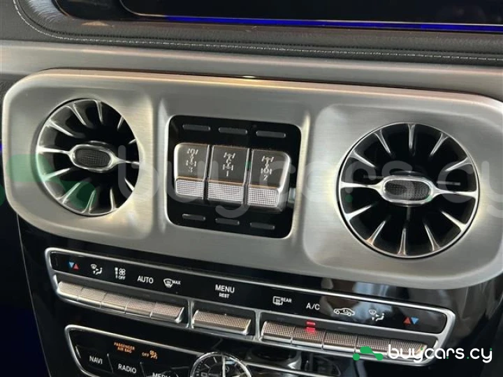 Mercedes G-class Black