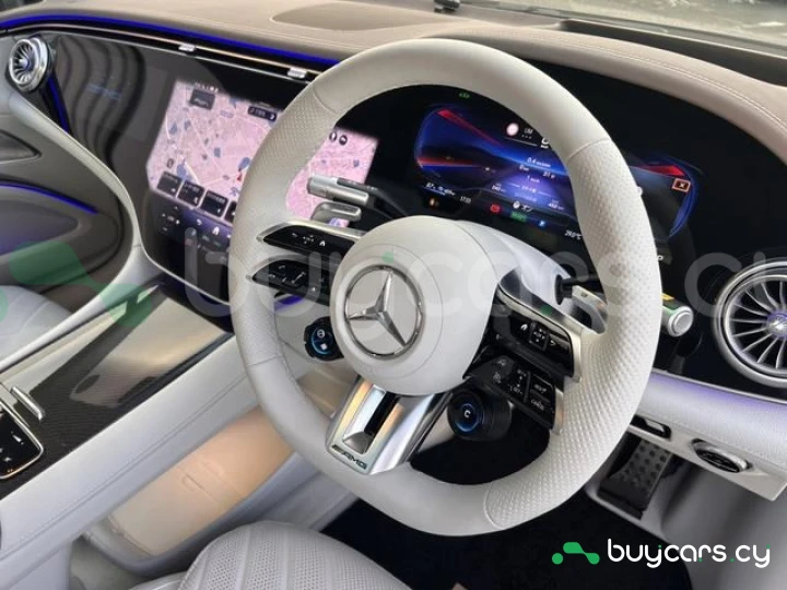 Mercedes EQS Черный