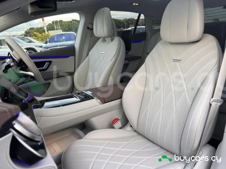 Mercedes EQS Черный