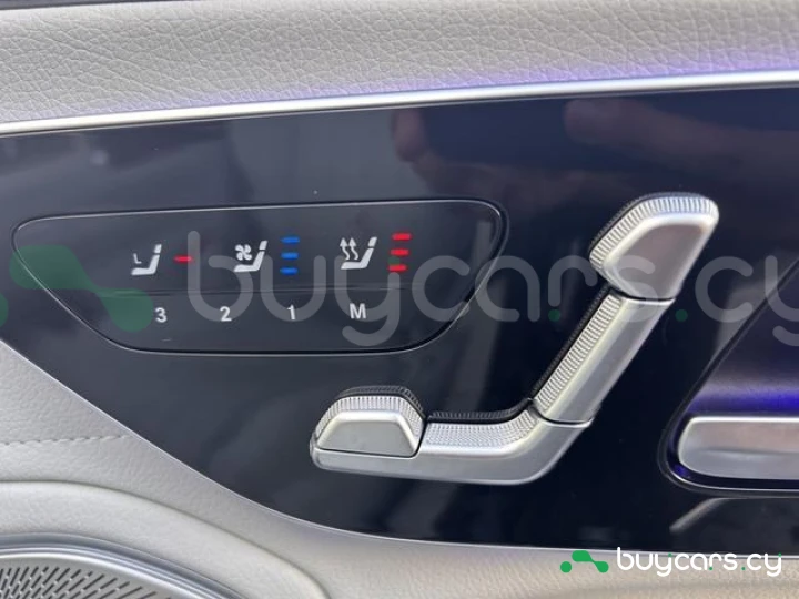 Mercedes EQS Черный