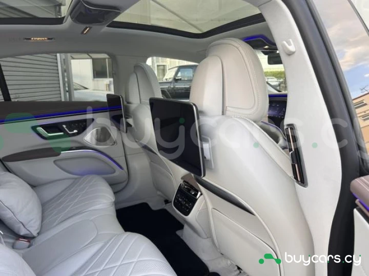 Mercedes EQS Черный