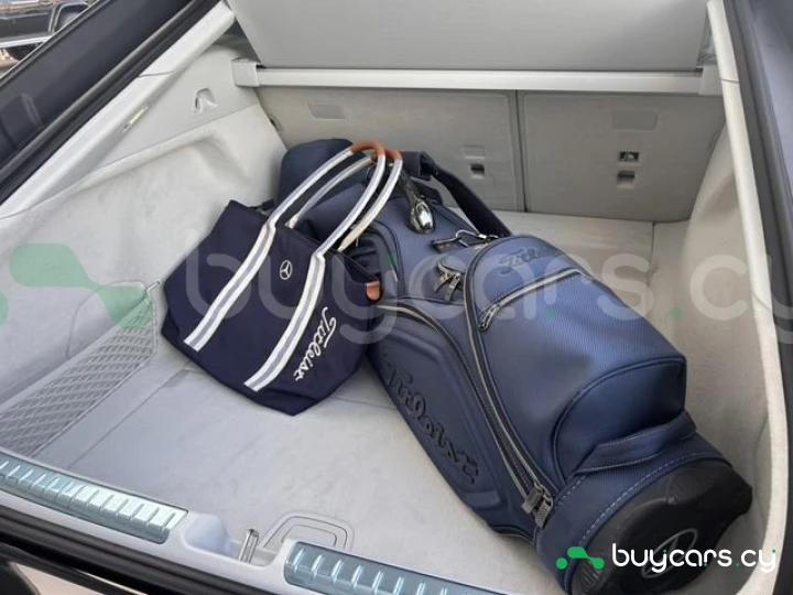 Mercedes EQS Черный