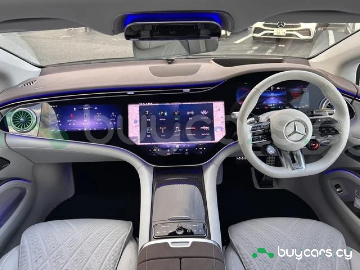 Mercedes EQS Черный