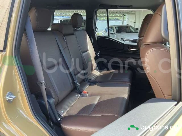 Toyota Land Cruiser Коричневый