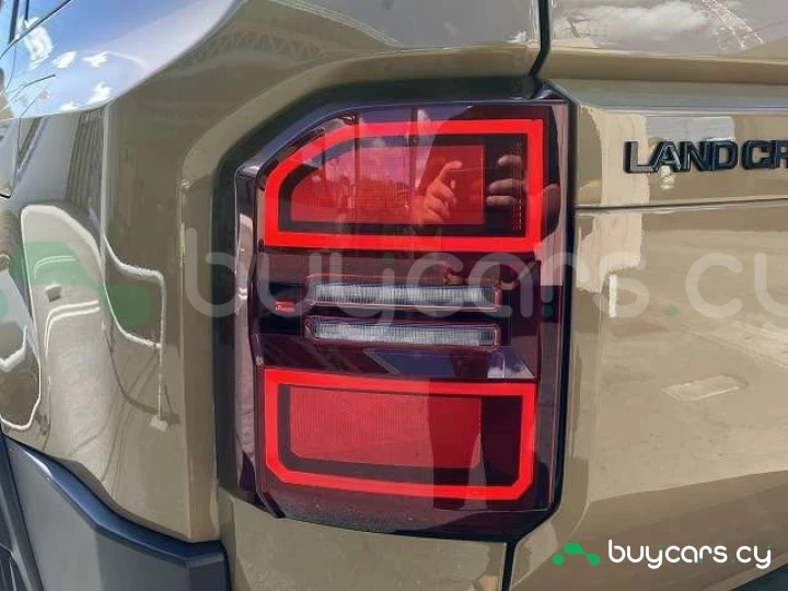 Toyota Land Cruiser Коричневый