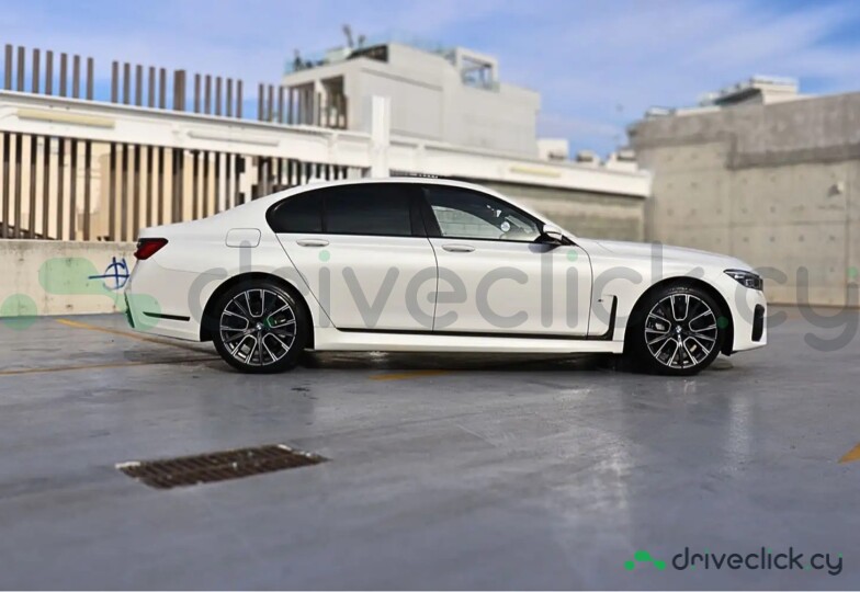 BMW 7 series White