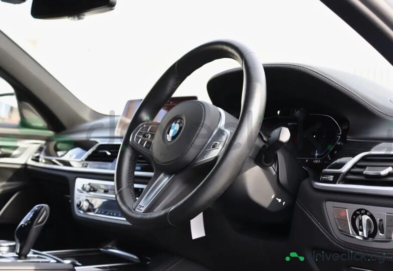 BMW 7 series White