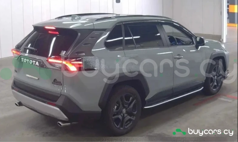 Toyota RAV4 Зеленый