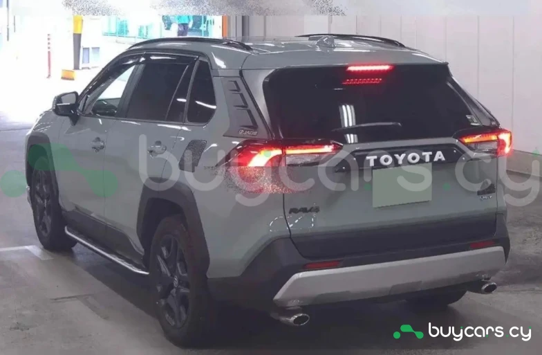 Toyota RAV4 Зеленый