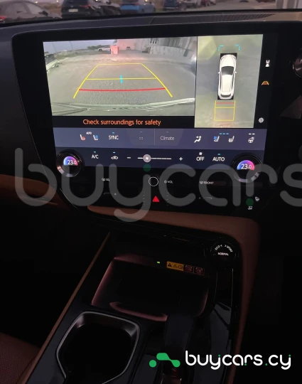 Lexus NX Зеленый