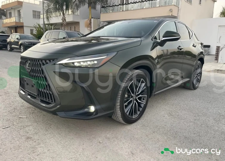 Lexus NX Зеленый