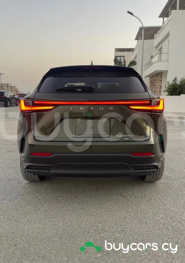 Lexus NX Зеленый