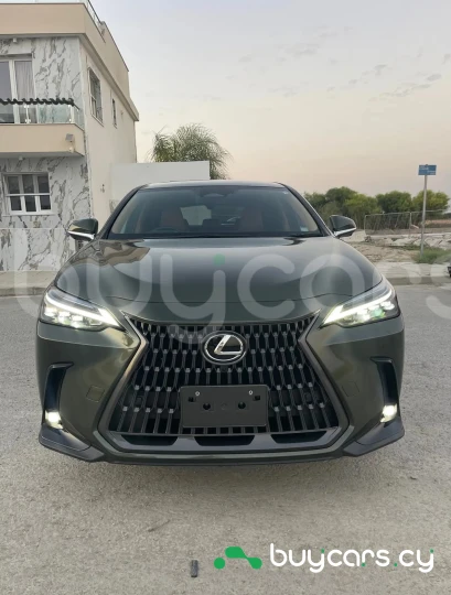 Lexus NX Зеленый
