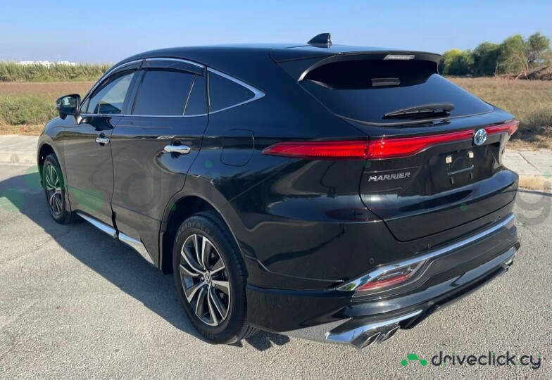 Toyota Harrier Черный
