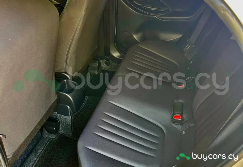 Toyota Yaris Серый