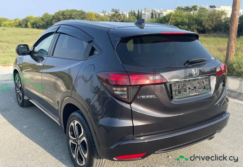 Honda Vezel Черный