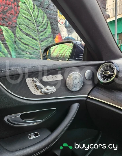 Mercedes E-class Blue