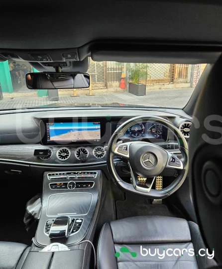 Mercedes E-class Blue